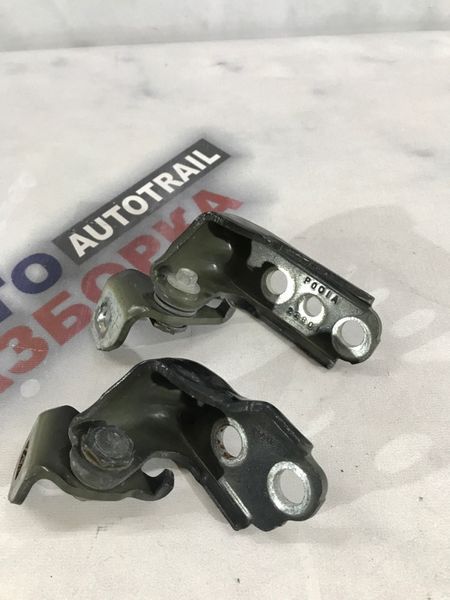 Петля дверей Ford Fusion