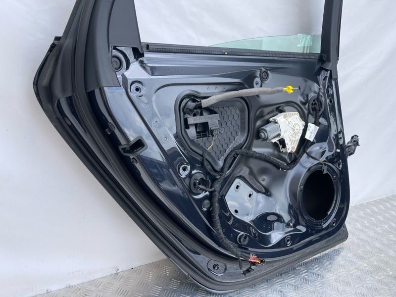 Дверь 4G5833051 Audi A6