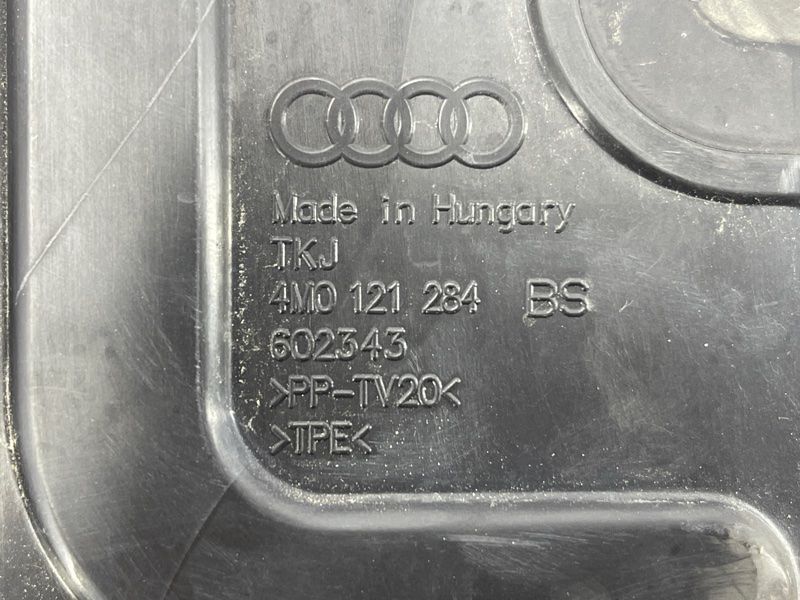 Повітропровід радіатора Audi Q7