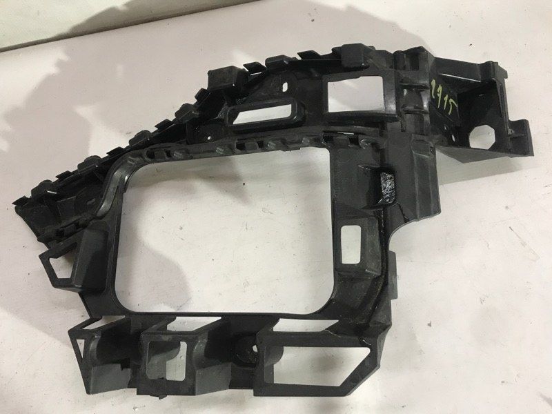 Направляюча заднього бампера 7P6807393A Volkswagen Touareg
