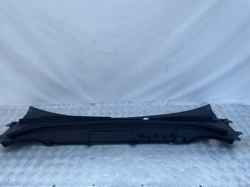 Жабо / Водоотводящий щиток Volvo XC60