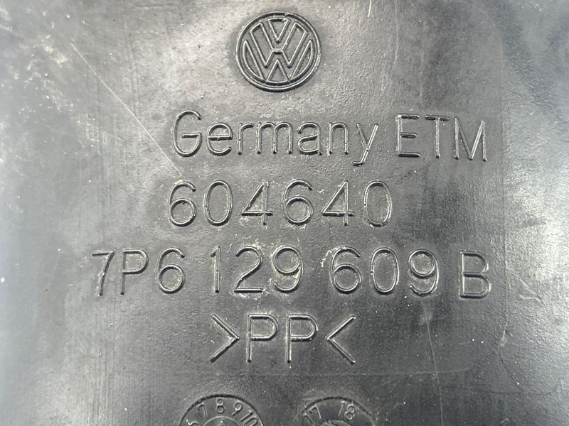 Патрубок повітряного фільтра 7P6129609B Volkswagen Touareg