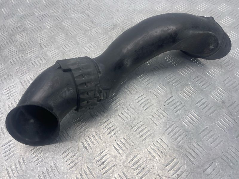Патрубок повітряного фільтра 7P6129609B Volkswagen Touareg