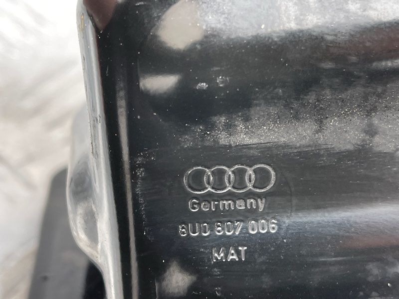 Усилитель заднего бампера Audi Q3
