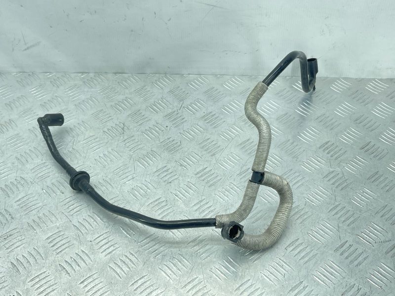 Трубка вакуумна 7P6611931AA Volkswagen Touareg