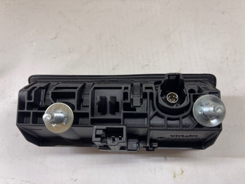 Кнопка замка крышки багажника с камерой 4M0827566B Audi Q7