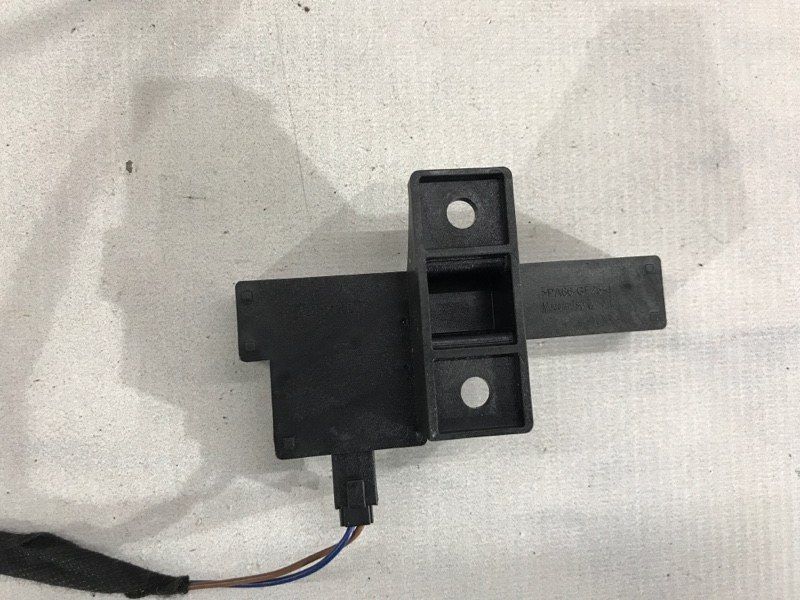 Антена безключового доступу (KESSY) 8K0907247 Audi Touareg Audi A4, Audi A4 Allroad, Audi A5, Audi A6, Audi A7, Audi A8, Audi Q5, Audi RS5, Audi RS7, Audi S4, Audi S5, Audi S6, Audi S7, Audi S8, Audi SQ5