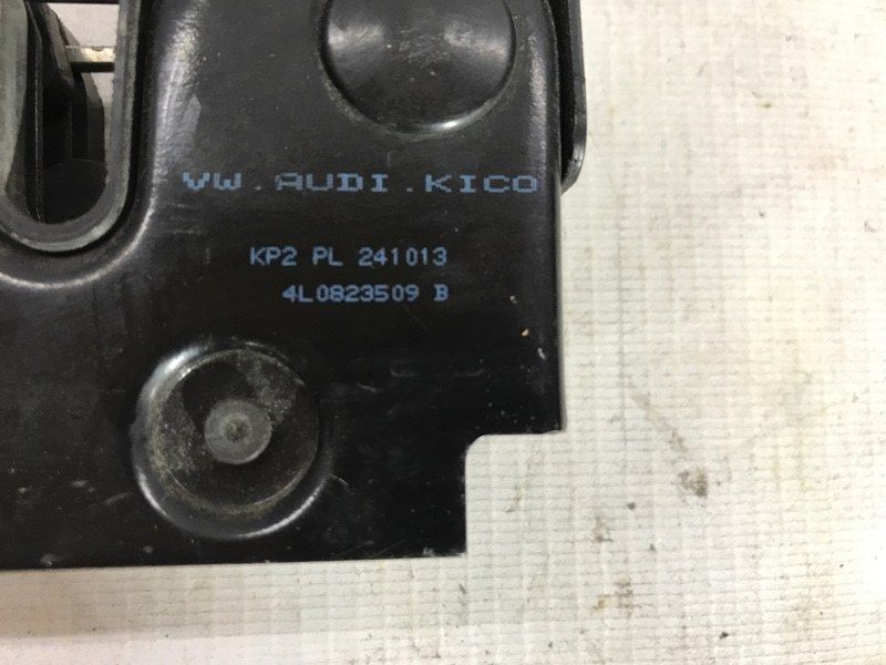 Замок капота 4L0823509B Audi Q7