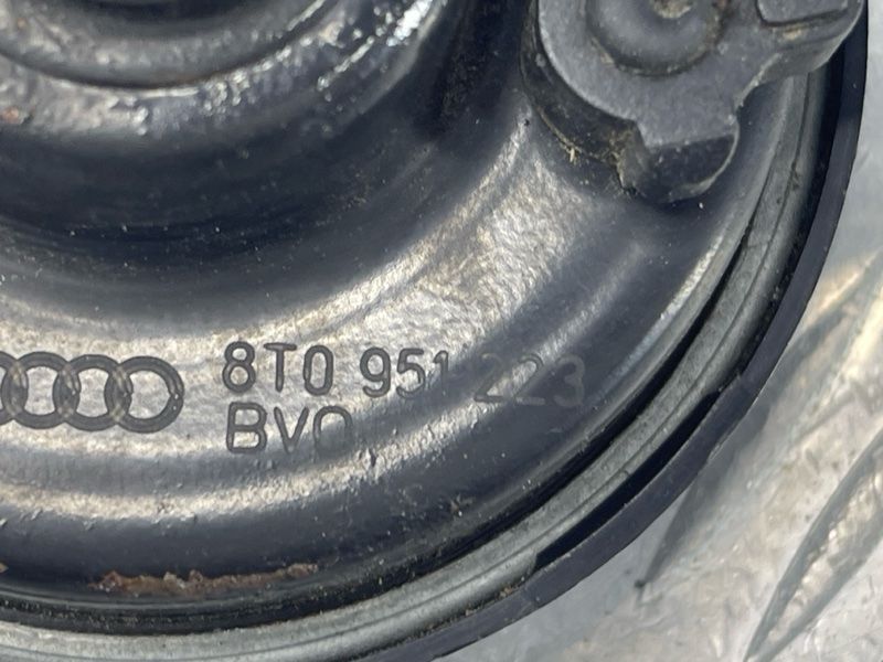Звуковой сигнал 8T0951223 Audi A4