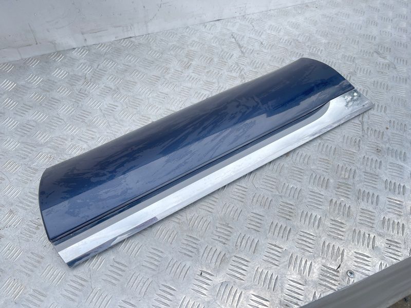 Накладка дверей 7P6854950H Volkswagen Touareg