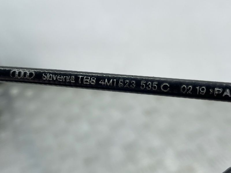 Трос замка капоту 4M1823535C Audi Q7 Audi Q7, Audi SQ7