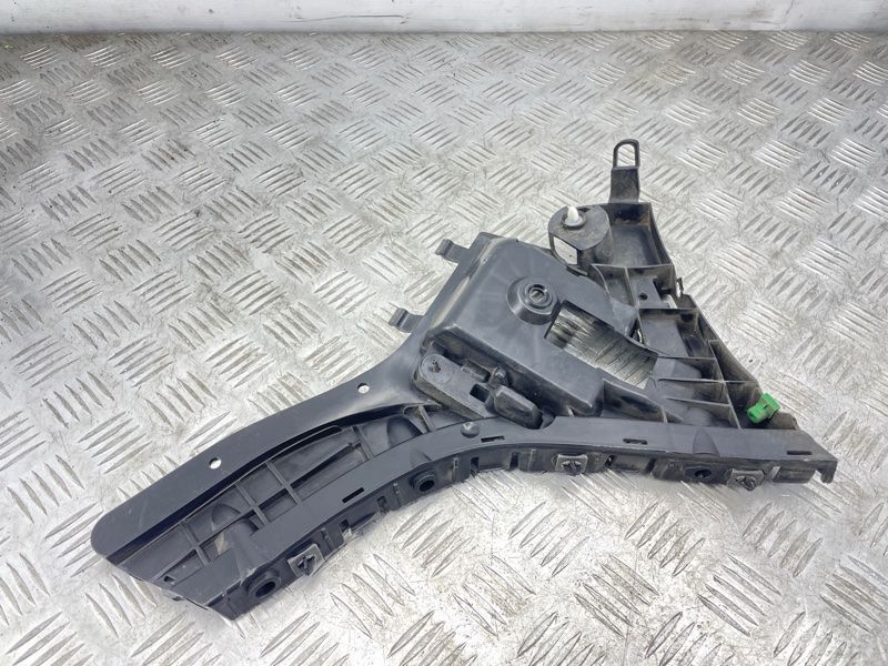Кронштейн заднего бампера 31323764 Volvo XC60
