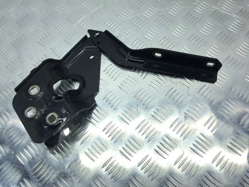 Петля капота 7P6823301 Volkswagen Touareg