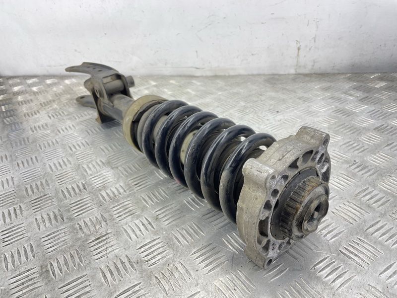 Стійка амортизатора в зборі з пружиною 7L8413031K Audi Q7