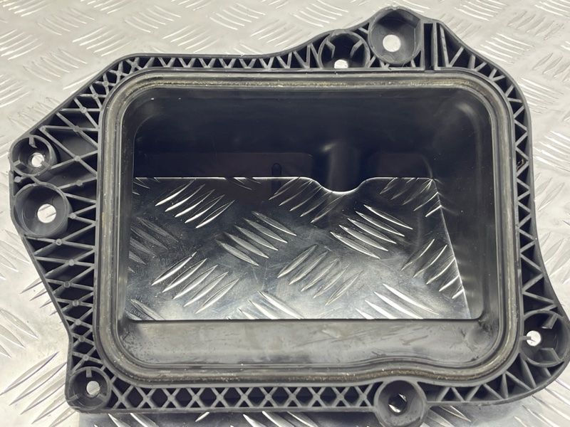 Повітрозабірник 8W2819904A Audi Q5