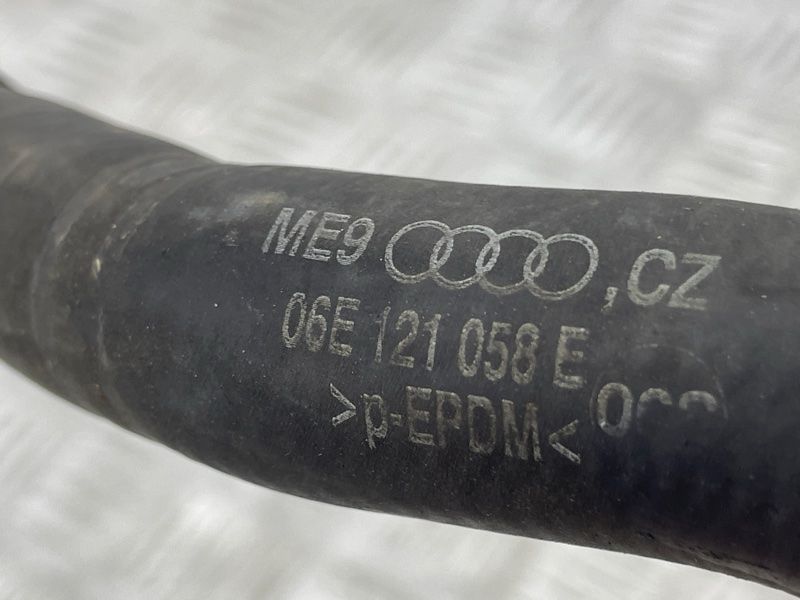 Шланг системи охолодження 06E121058E Audi A6