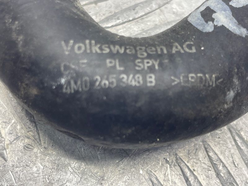Патрубок 4M0265348B Audi Q7