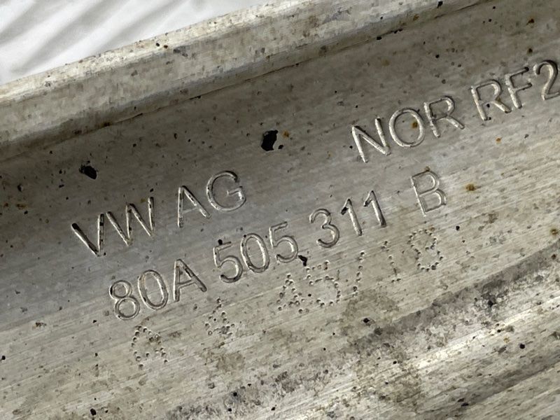 Рычаг задней подвески поперечный нижний 80A505311B Audi A6