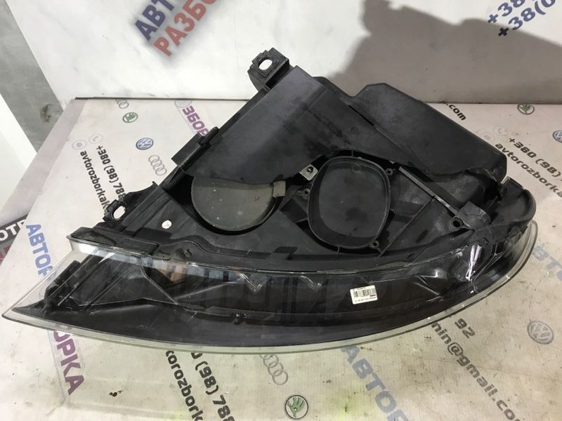 Фара ксенон права 4L0941004AK Audi Q7 Audi Q7