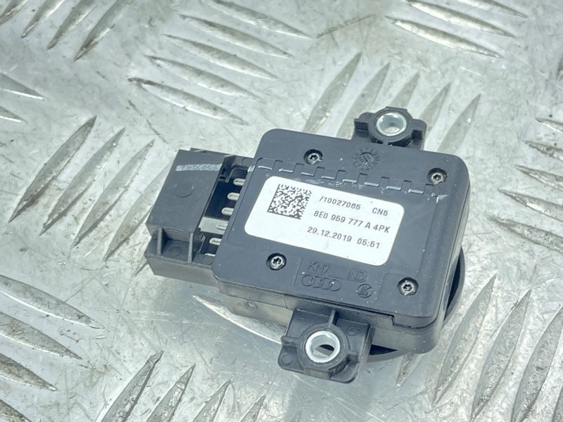 Кнопки регулировки сиденья 8E0959777A4PK Audi Q5