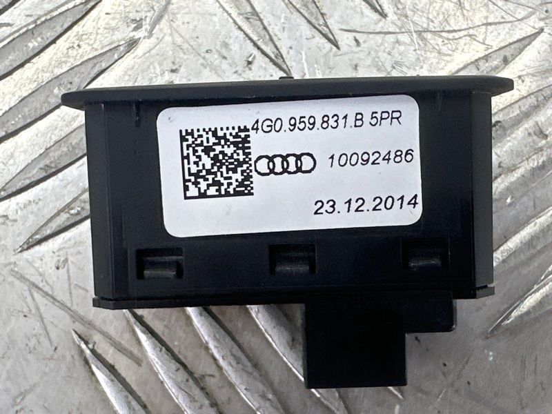 Кнопка Audi A6