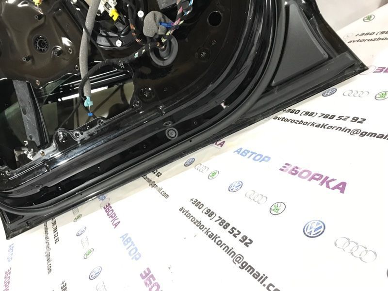 Двері 4G8831052A Audi A7
