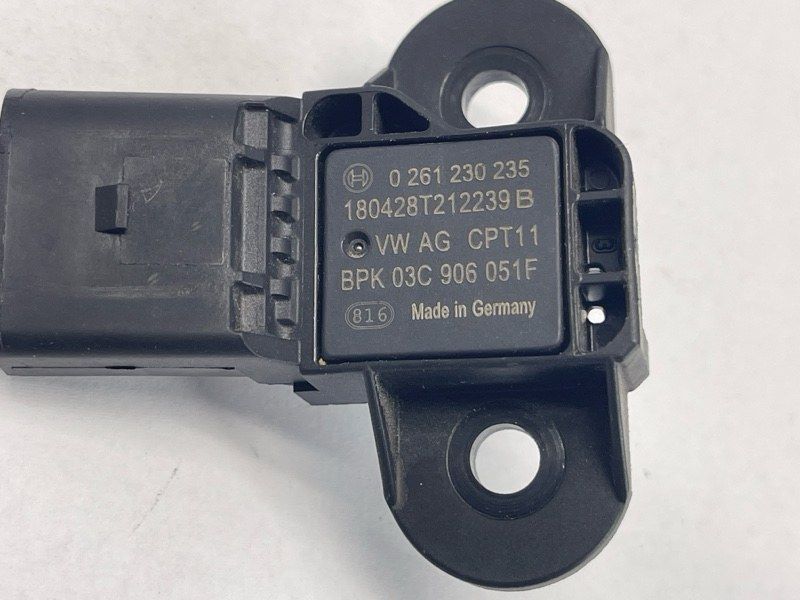 Датчик абсолютного давления (MAP) 03C906051F Audi Q7 Audi A4, Audi A5, Audi A6, Audi A7, Audi A8, Audi Q5, Audi Q7, Audi RS5, Audi S4, Audi S5, Audi SQ5, Volkswagen Beetle, Volkswagen Golf, Volkswagen Jetta, Volkswagen Passat, Volkswagen Rabbit, Volkswagen Touareg