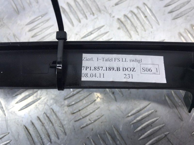 Рамка приладової панелі 7P1857189B Volkswagen Touareg