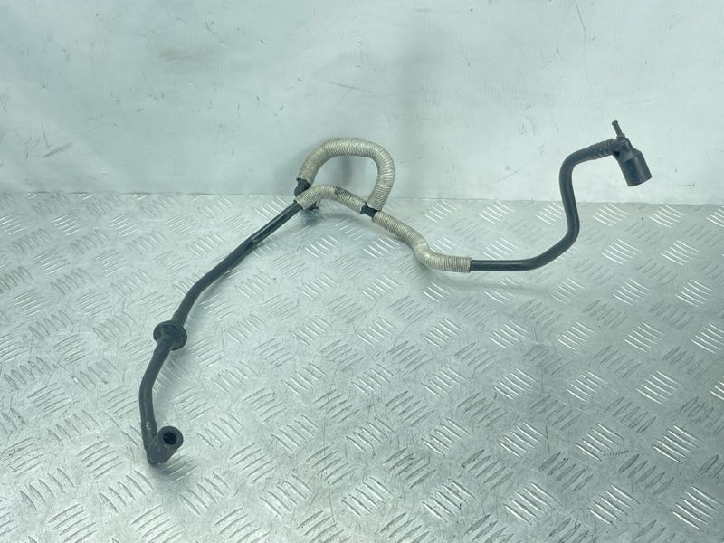 Трубка вакуумна 7P6611931AA Volkswagen Touareg