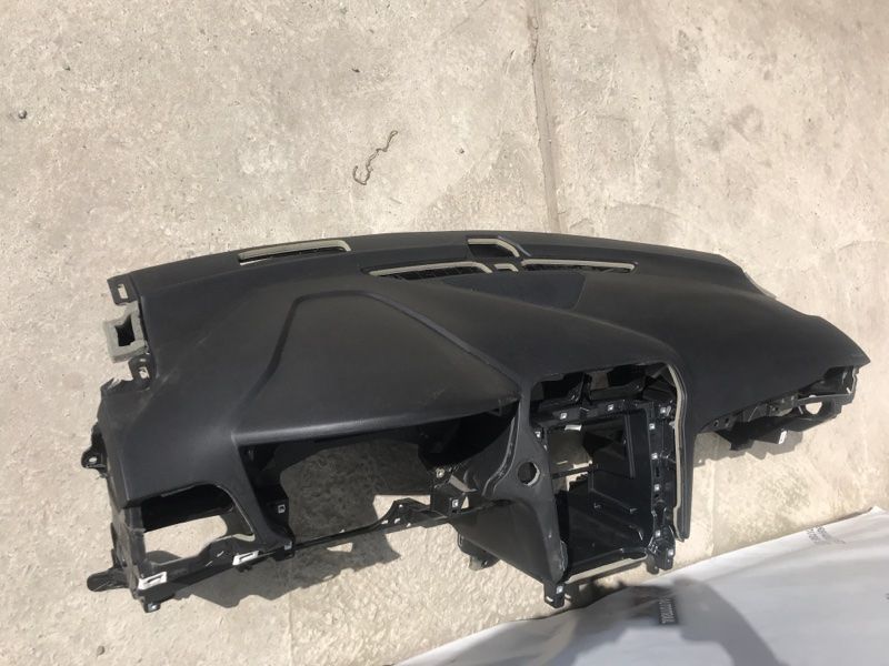 Торпедо с подушкой безопасноти Ford Fusion