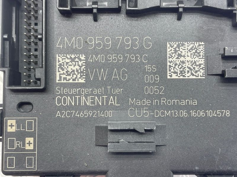 Блок керування дверей 4M0959793G Audi Q7