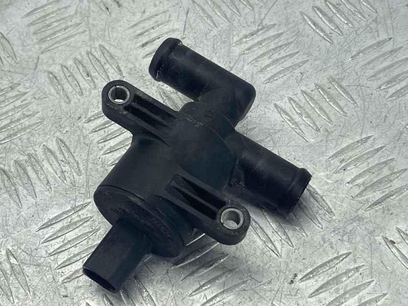 Клапан електромагнітний 4H0121671D Audi A6