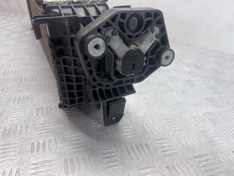 Радіатор інтеркулера 31338306 Volvo XC90