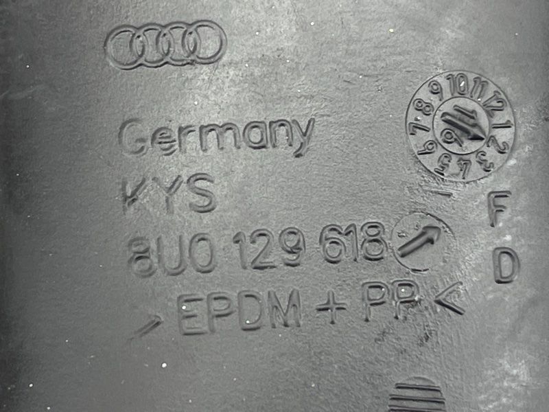 Патрубок повітряного фільтра 8U0129618F Audi Q3