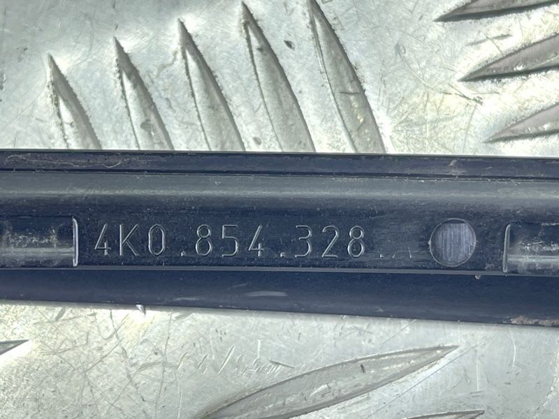 Молдинг лобового скла 4K0854328 Audi A6