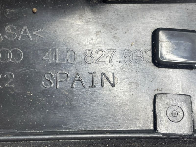 Спойлер багажника зі стоп-сигналом 4L0827933 Audi Q7