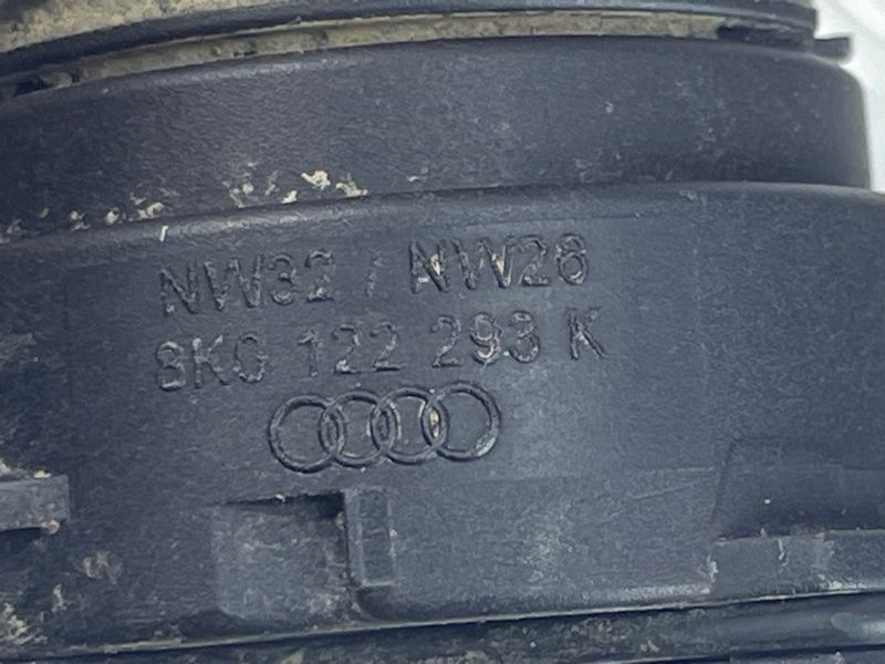 Патрубок системи охолодження 8K0121101M Audi A4