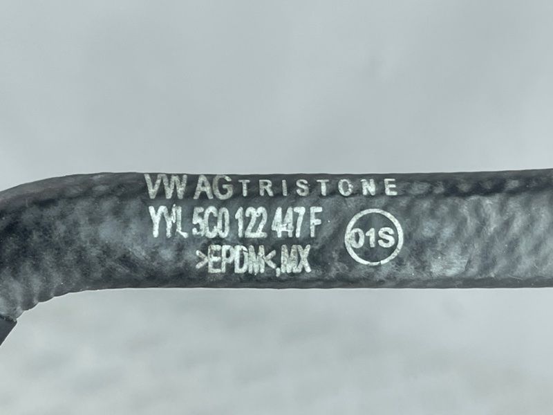 Патрубок 5C0122447F Volkswagen Passat