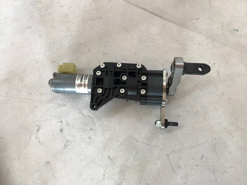 Привідний блок кришки багажника 4M0827852A Audi Q7