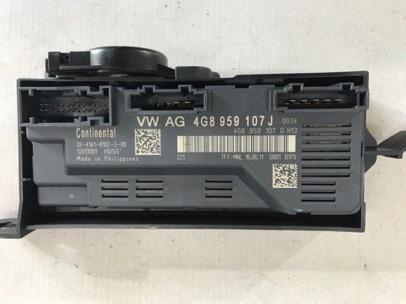 Блок керування багажника 4G8959107J Audi A7