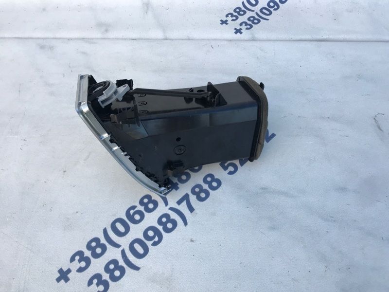Дефлектор панелі приладів правий 39816572 Volvo XC60 Volvo XC60