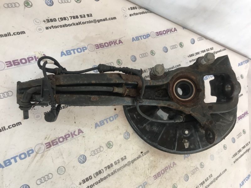Поворотный кулак / Цапфа 7P6407265A Volkswagen Touareg