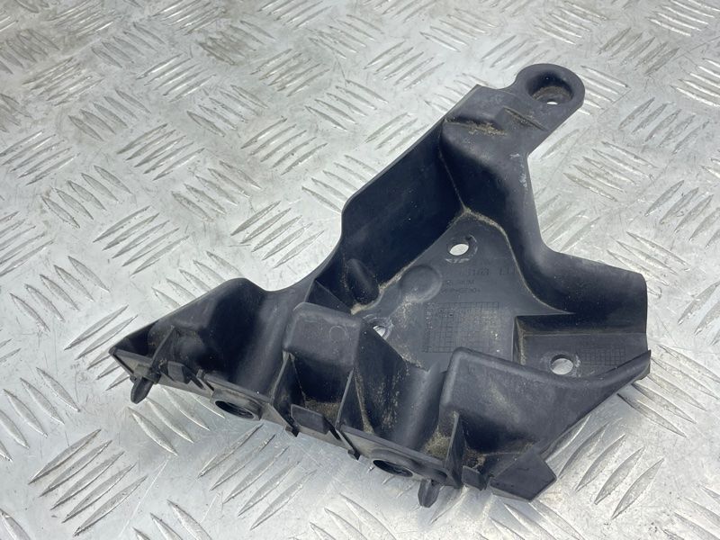 Кронштейн переднього бампера 31383163 Volvo XC60