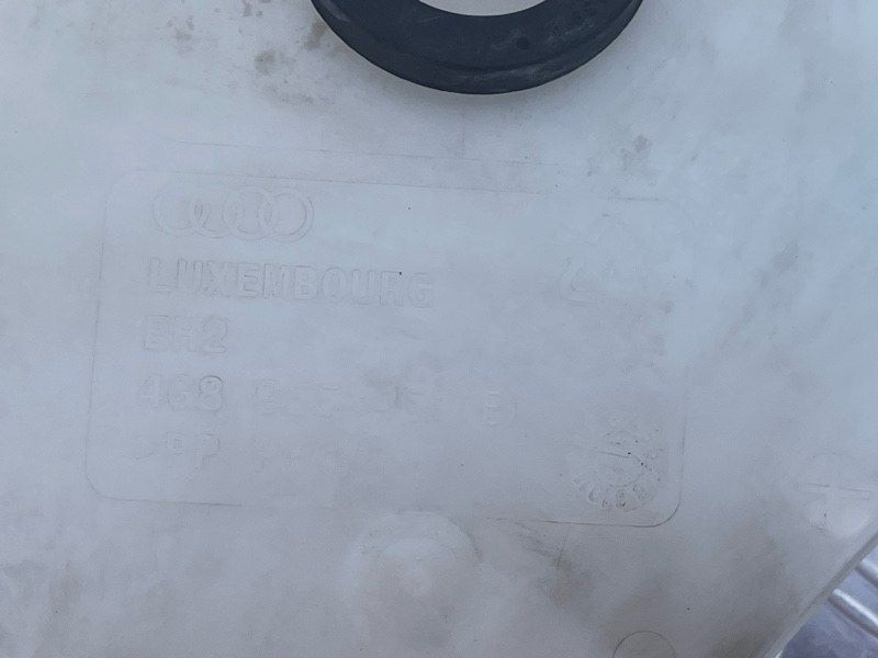 Бачок омивача скла Audi A6