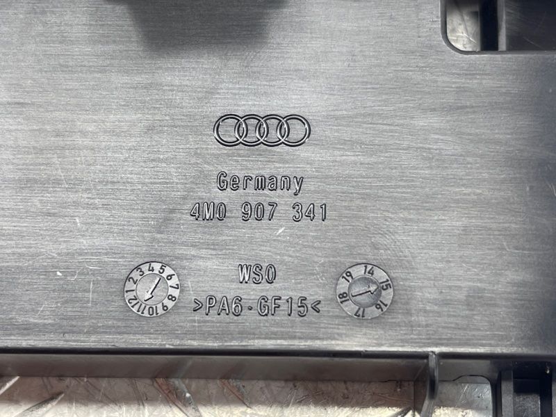 Кронштейн Audi Q7