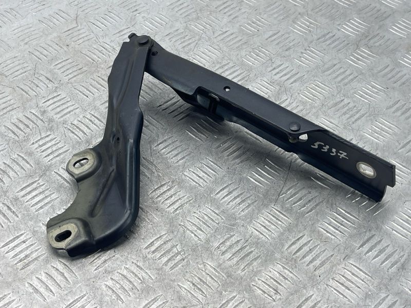 Петля капота 4G8823302C Audi A6