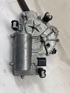 Двигун доводчика кришки багажника 4M0827887B Audi Q7