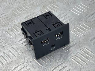Разъем для подключения внешних аудиоисточников (2x USB + 1x AUX-IN) 81A035736 Audi A6 Audi A3, Audi A6, Audi A7, Audi RS3, Audi S6