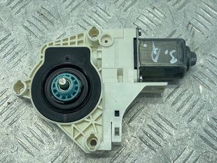 Електродвигун склопідйомника задній лівий 8K0959811A Audi Q5 Audi A4, Audi A4 Allroad, Audi A6, Audi Q3, Audi Q5, Audi S4, Audi S6, Audi SQ5, Porsche Cayenne, Volkswagen Touareg