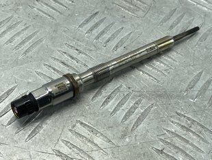 Свеча накаливания 059905061H Audi Touareg Audi A3, Audi A6, Audi A7, Audi A8, Audi Q5, Volkswagen Beetle, Volkswagen Golf, Volkswagen Jetta, Volkswagen Passat, Volkswagen Touareg